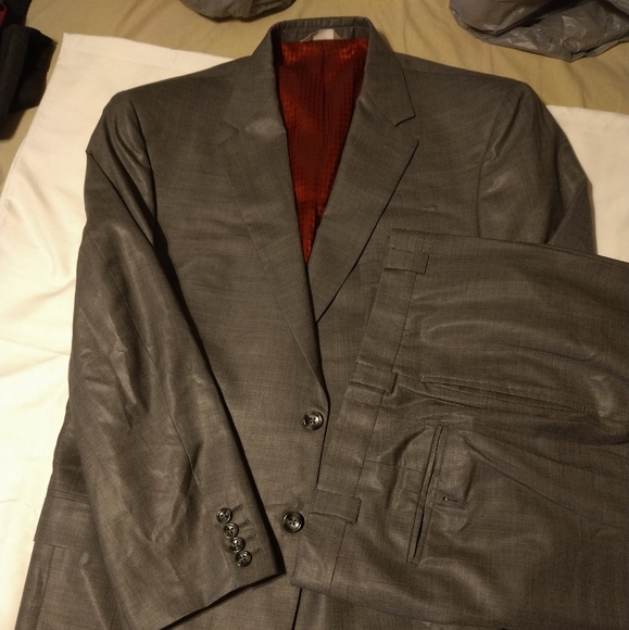 Suite - Picture 2 of 10